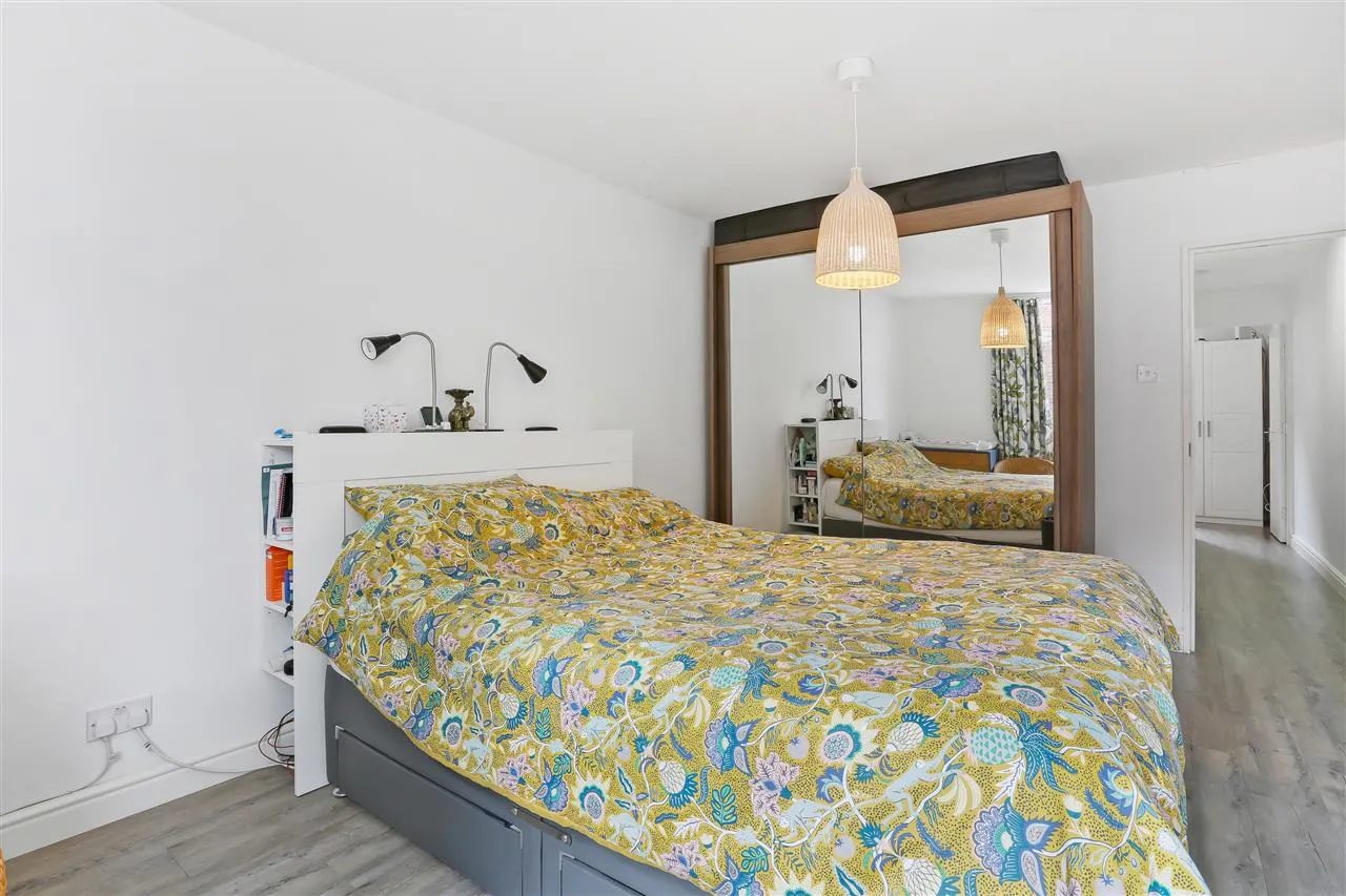 Ashbrook Road, London, photo 10