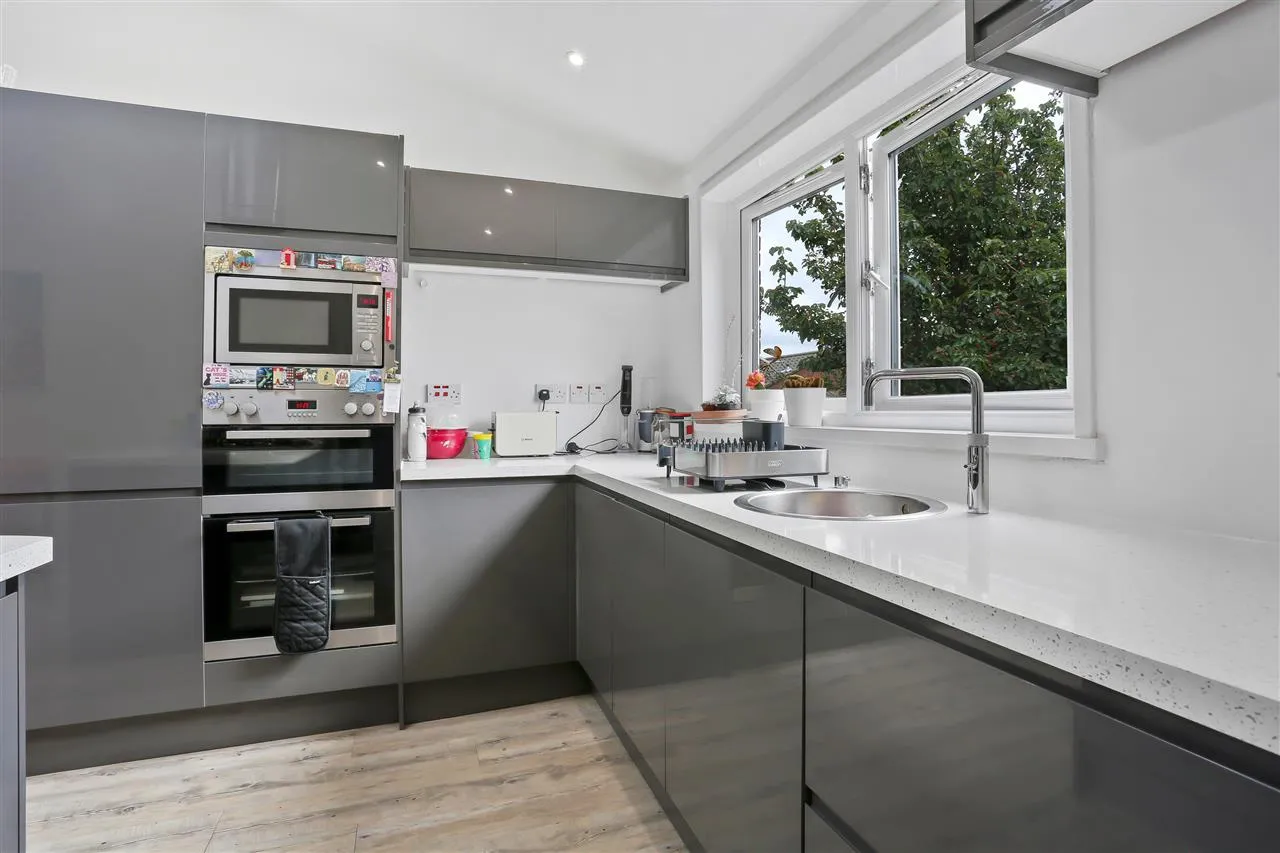 Ashbrook Road, London, photo 5