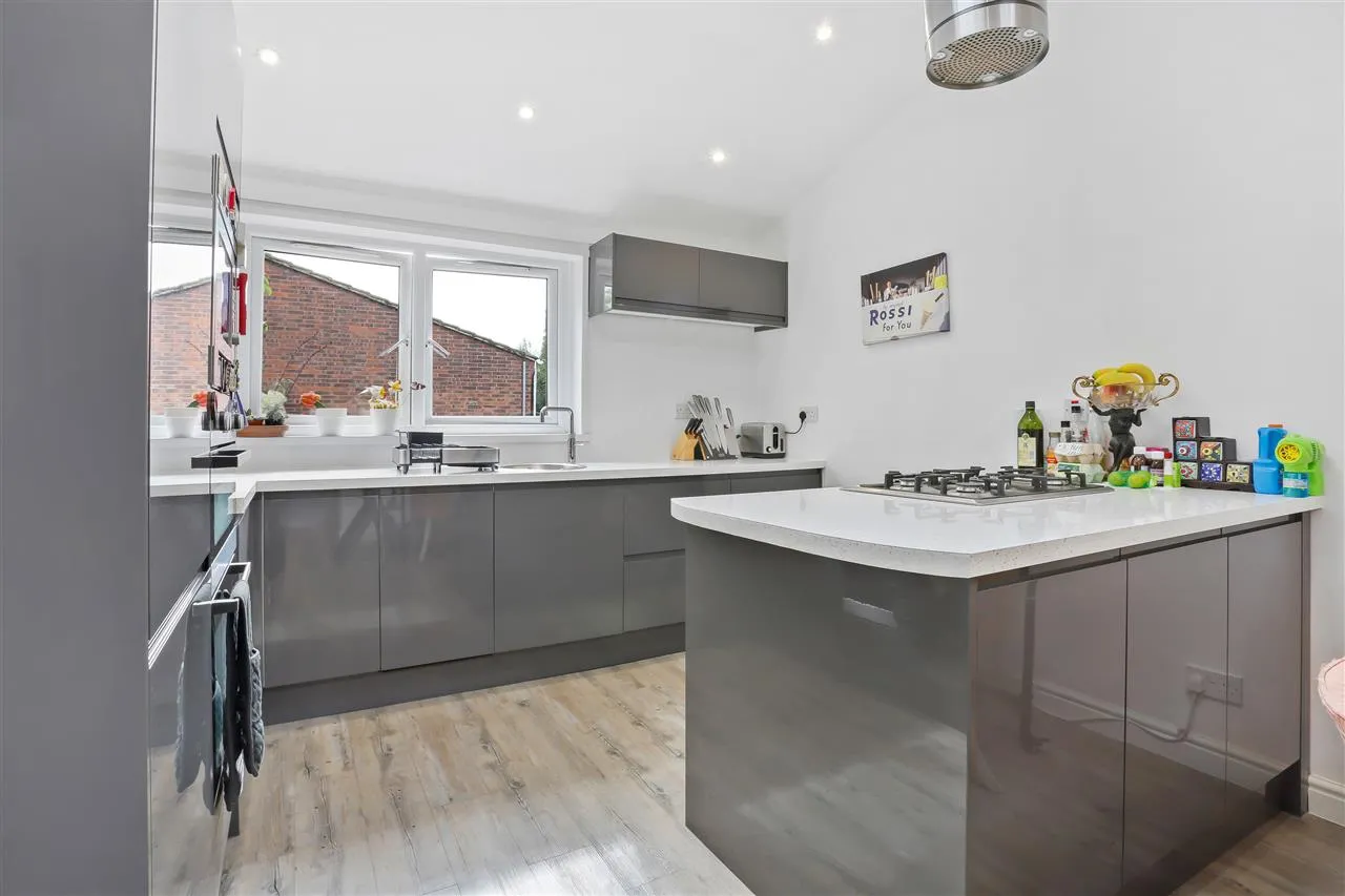 Ashbrook Road, London, photo 8