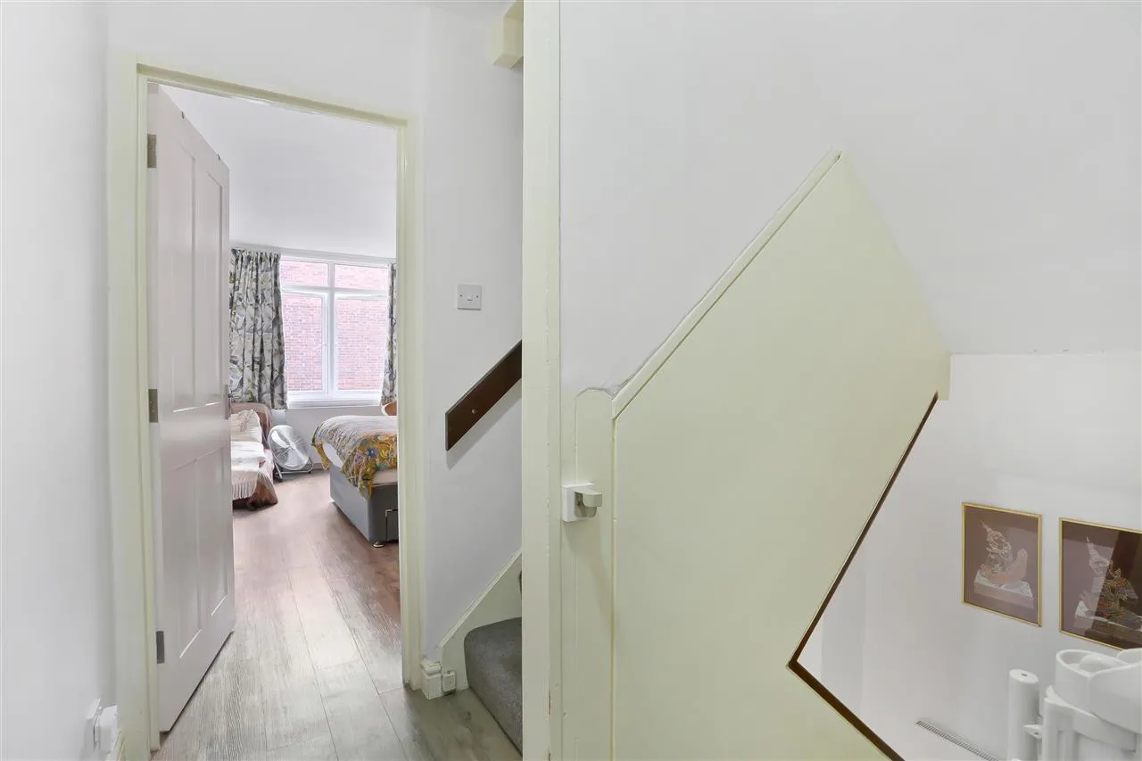 Ashbrook Road, London, photo 12