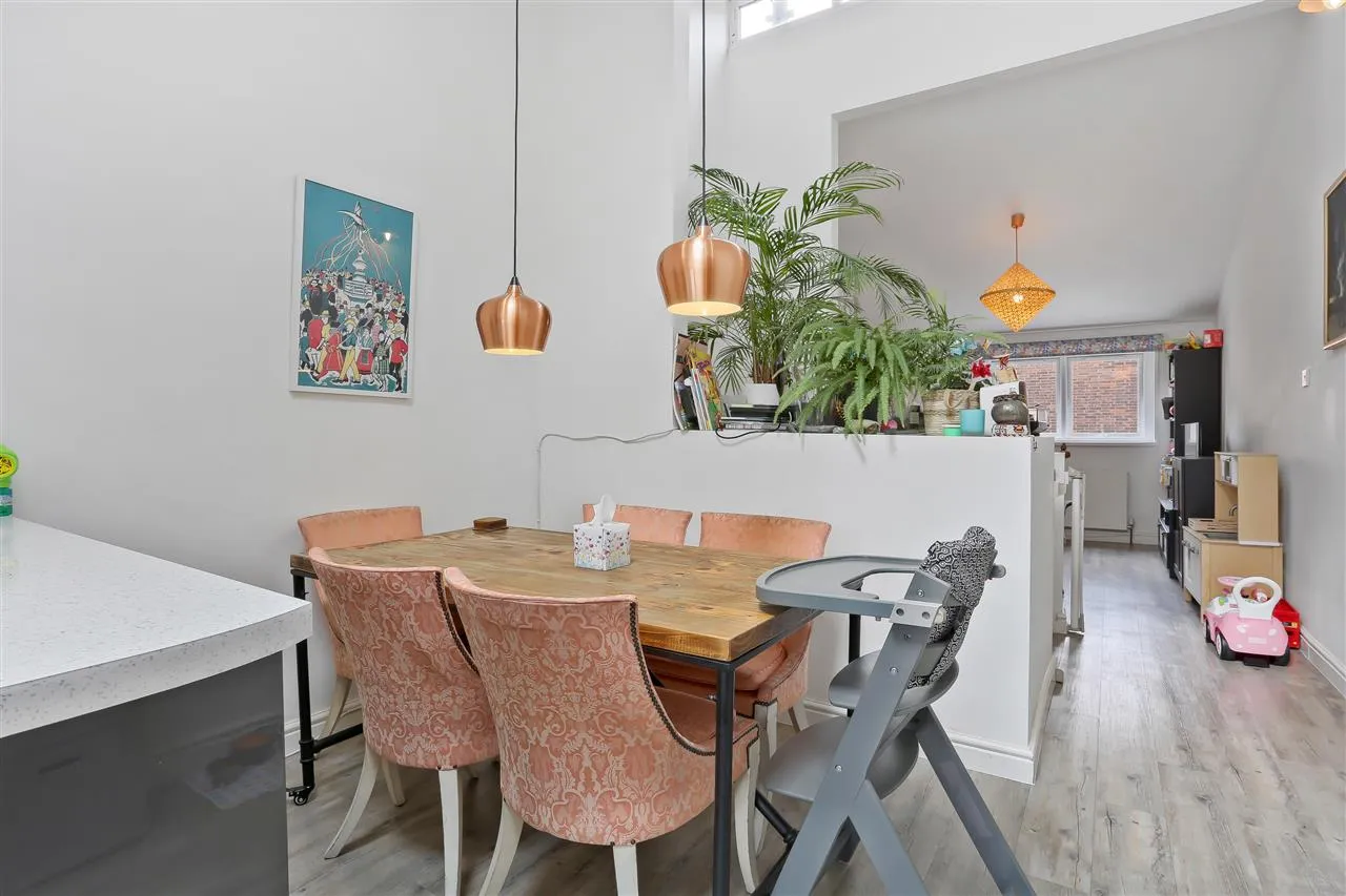 Ashbrook Road, London, photo 7