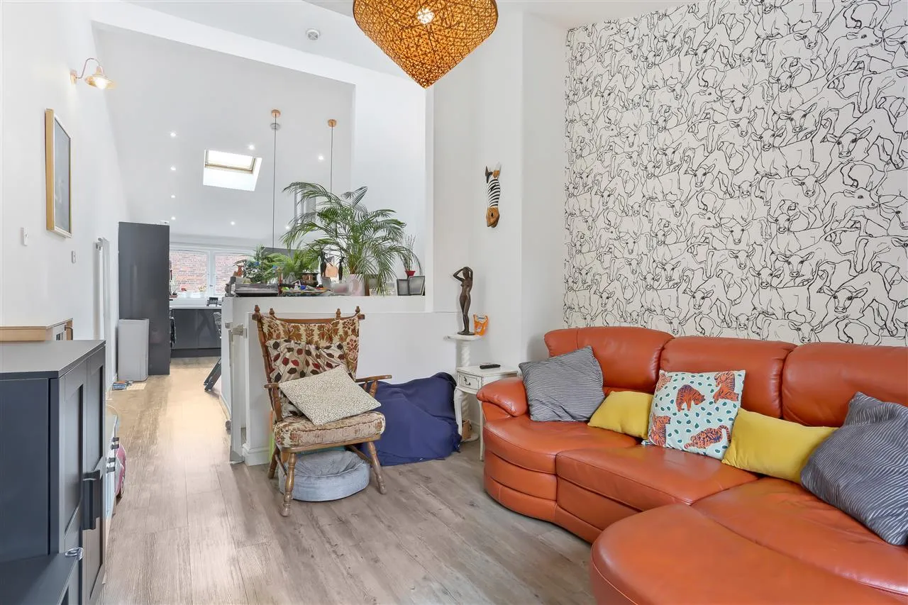 Ashbrook Road, London, photo 9