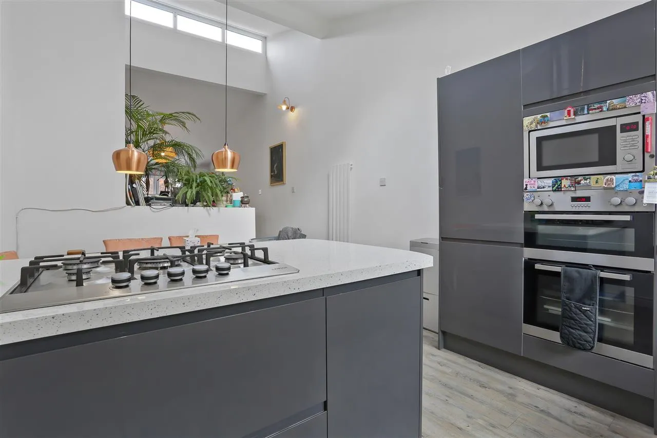 Ashbrook Road, London, photo 4