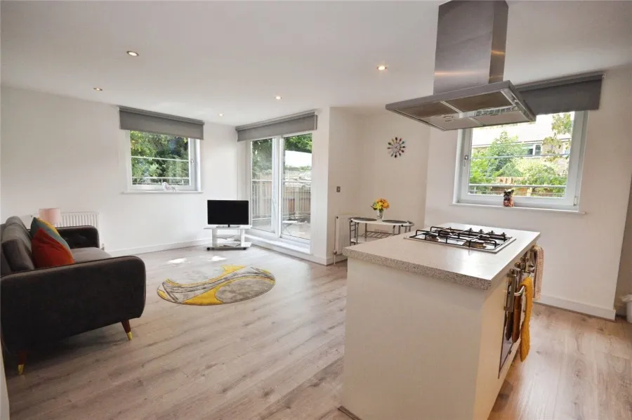 with 2 bedrooms in Stansted, CM24, photo 5