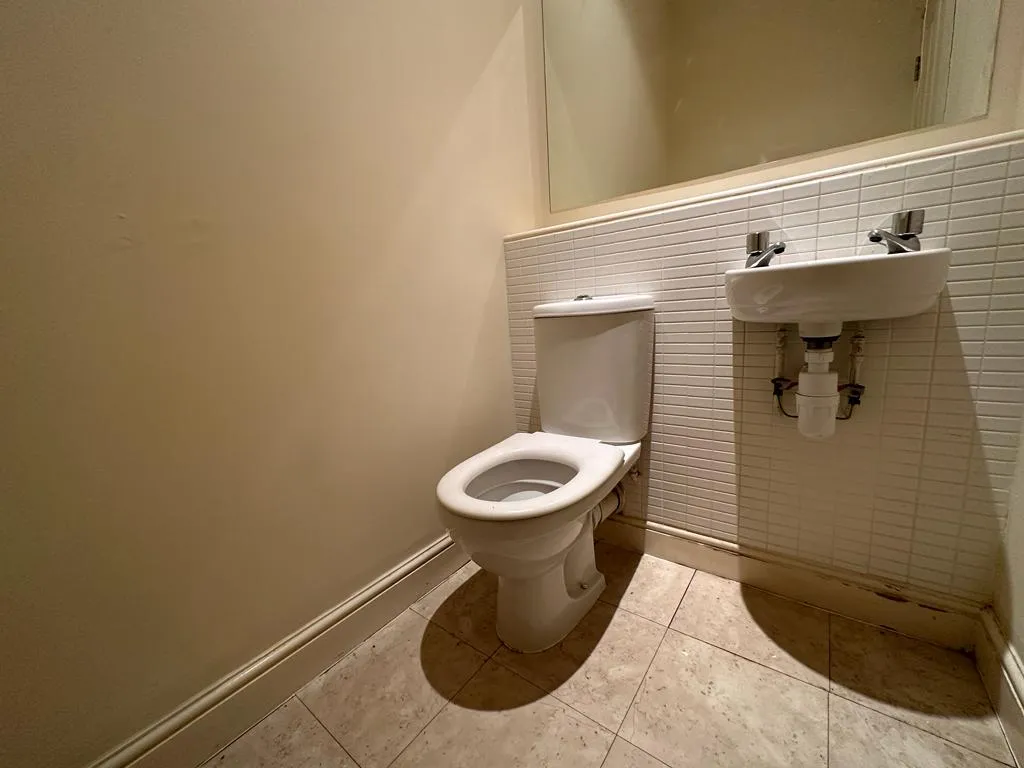 511 Bury Old Road, Manchester, M25, photo 5