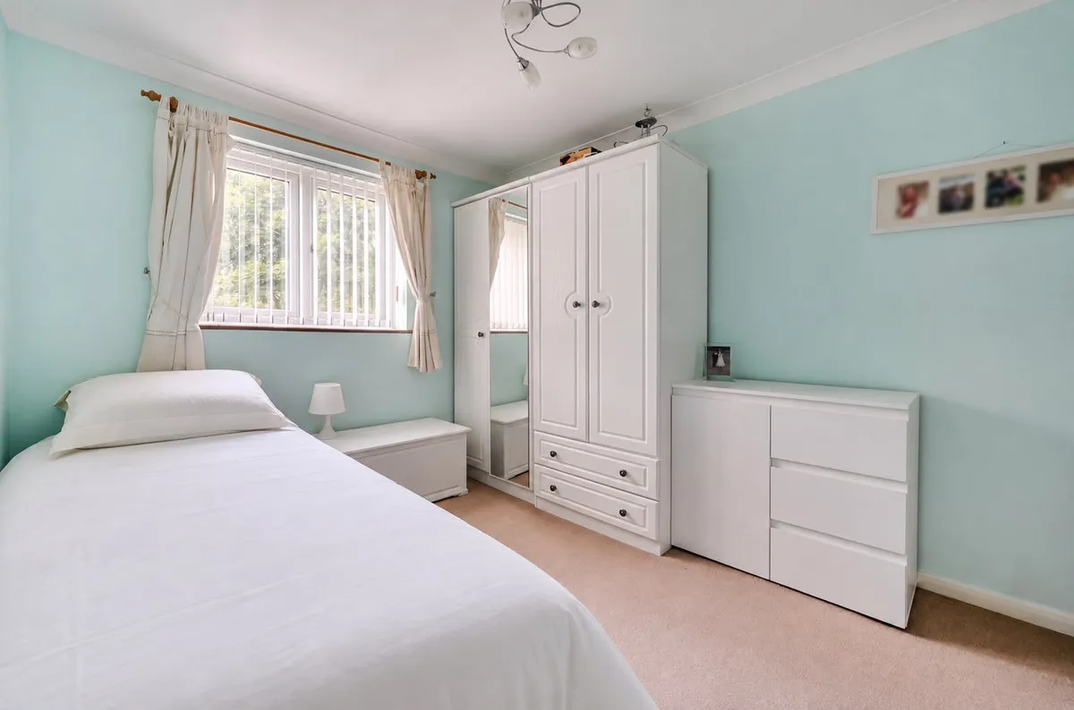 Millers Close, Chigwell, IG7, photo 9