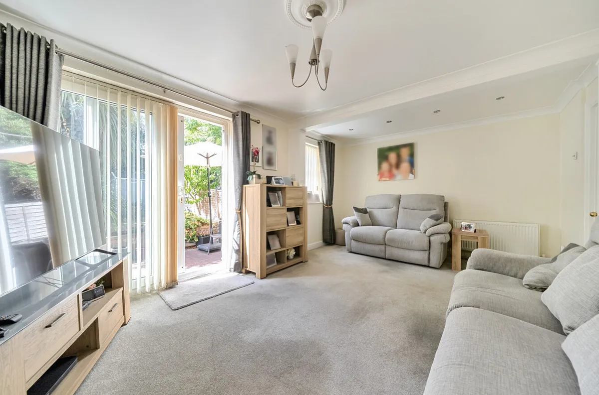 Millers Close, Chigwell, IG7, photo 2