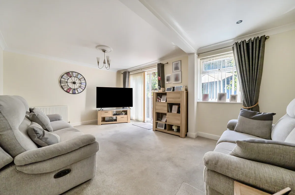 Millers Close, Chigwell, IG7, photo 3
