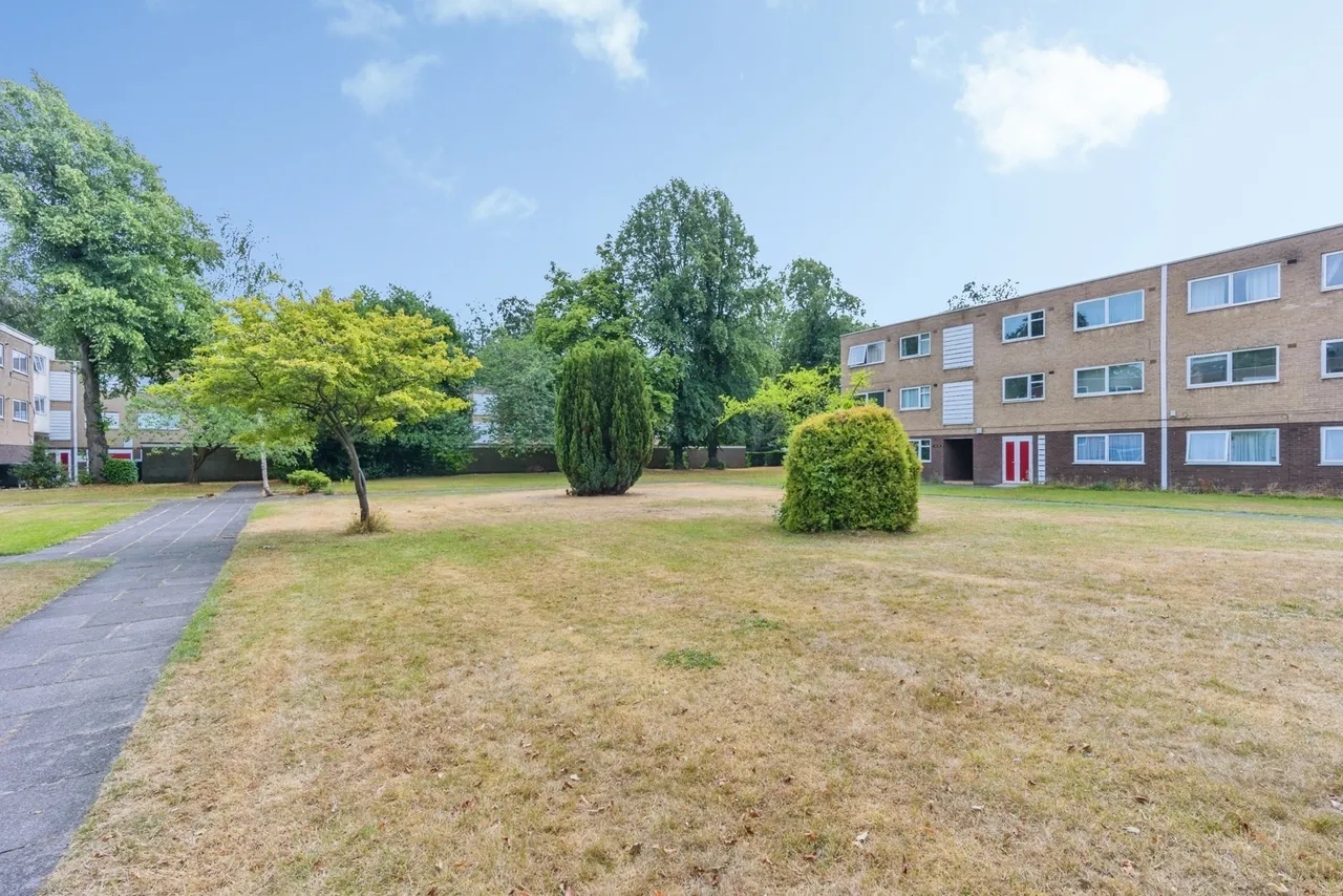 Brooklands Road, Sale, Greater Manchester, M33, photo 2