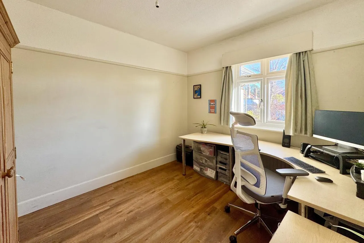 Huntly Road, BH3, photo 18