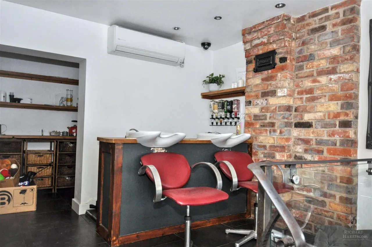 Freehold Retail Premises, LE11, photo 10