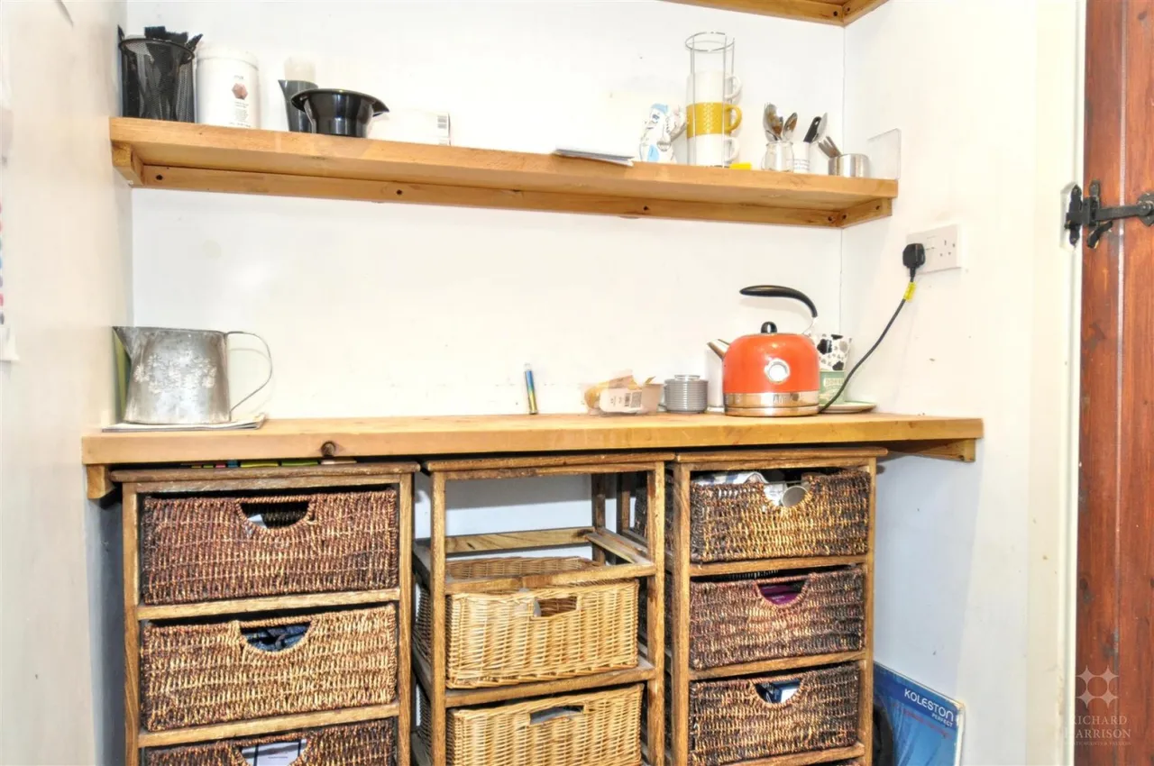 Freehold Retail Premises, LE11, photo 12