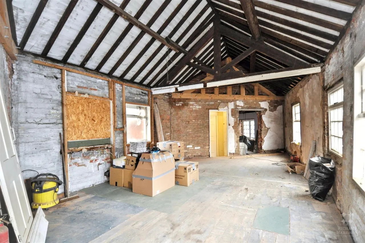 Freehold Retail Premises, LE11, photo 15