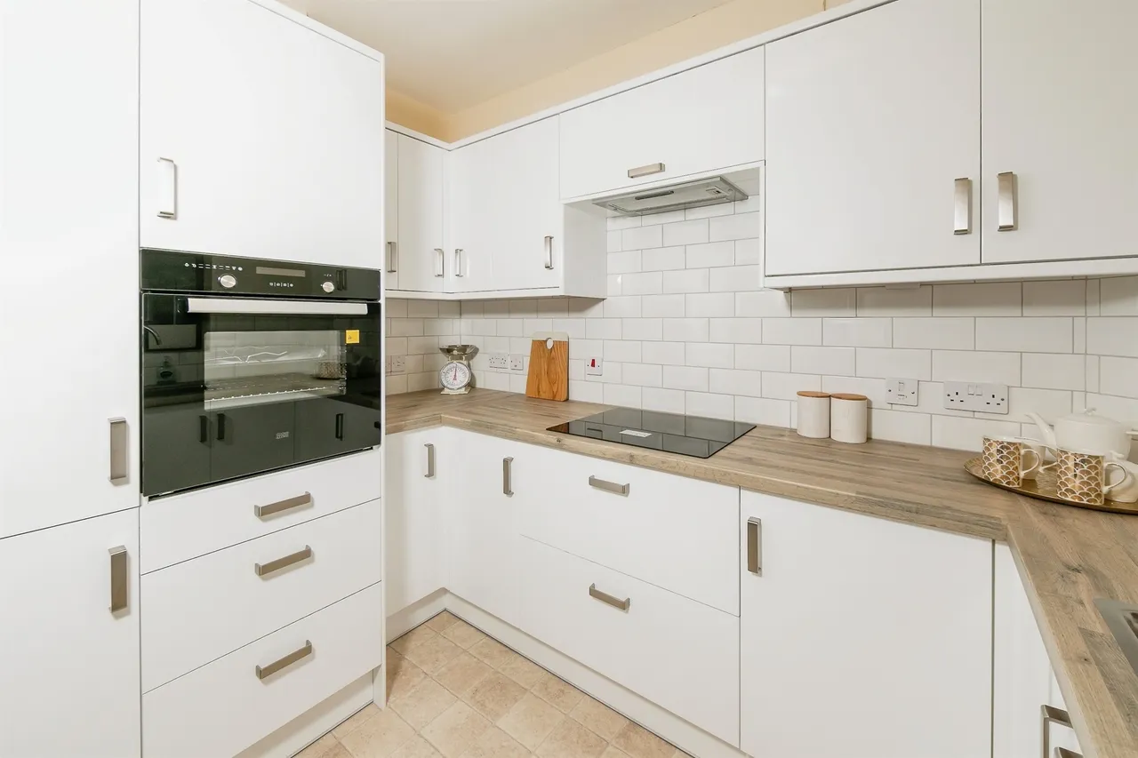Emmbrook Court, Reading, photo 4