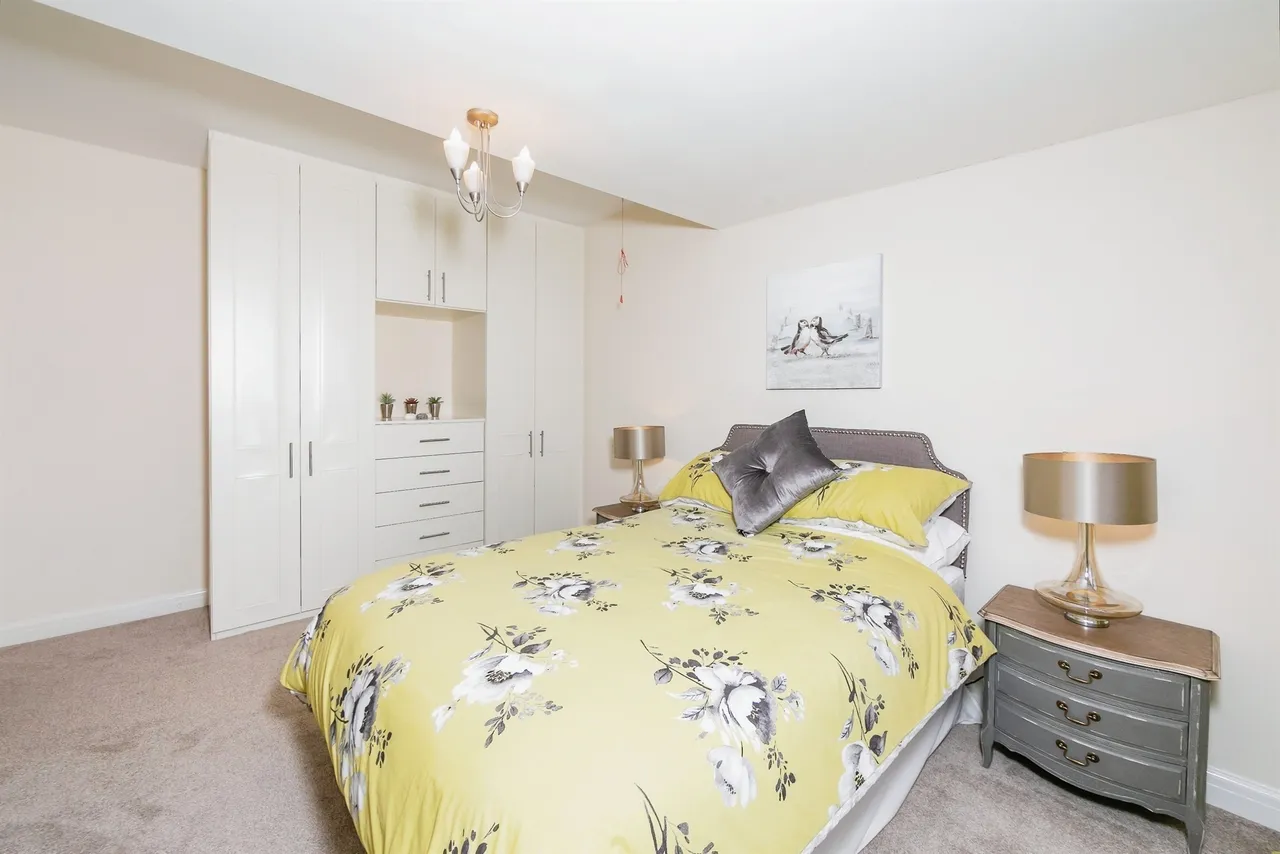 Emmbrook Court, Reading, photo 9