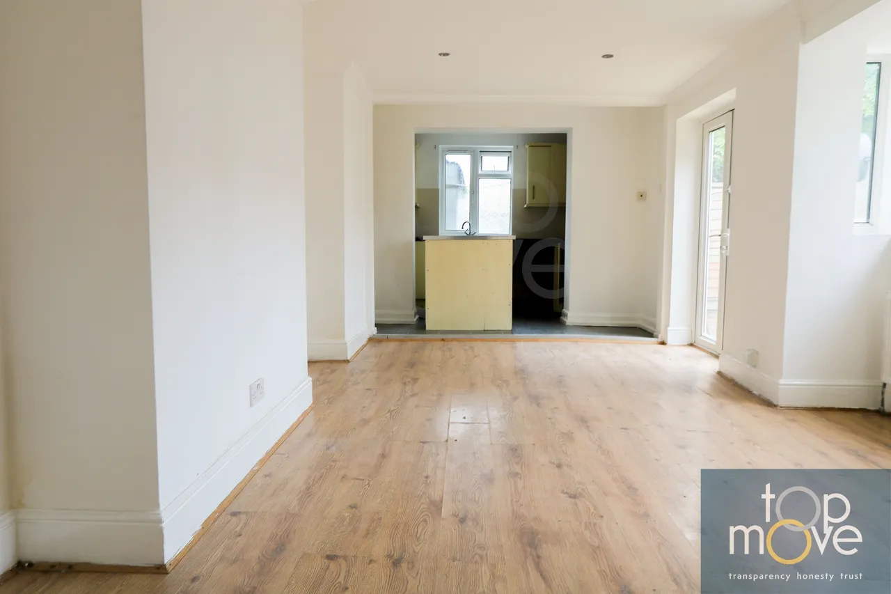 2 bed flat for sale, Birchanger Road, South Norwood, SE25