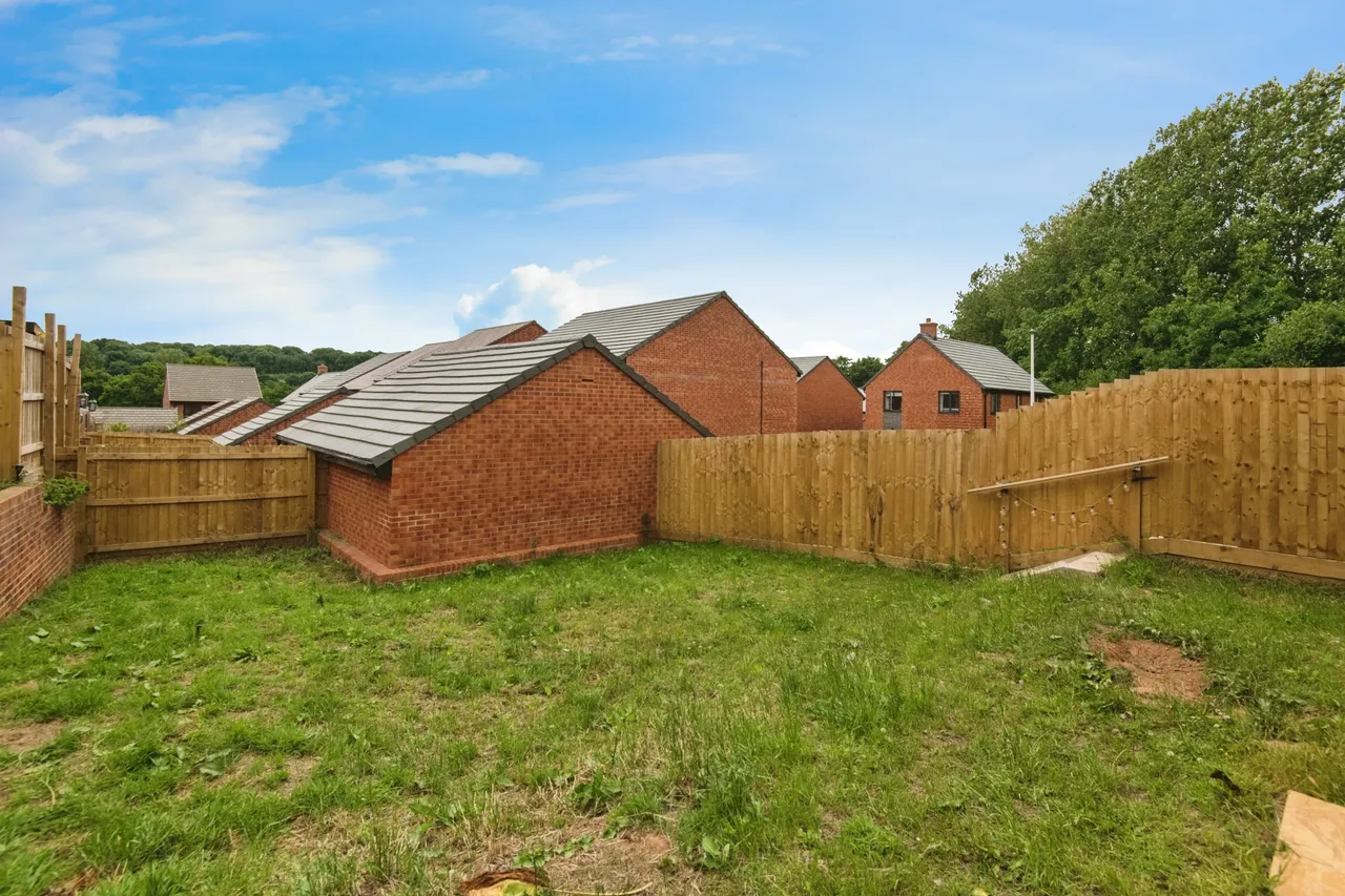 Elizabeth Road, Cullompton, EX15, photo 18