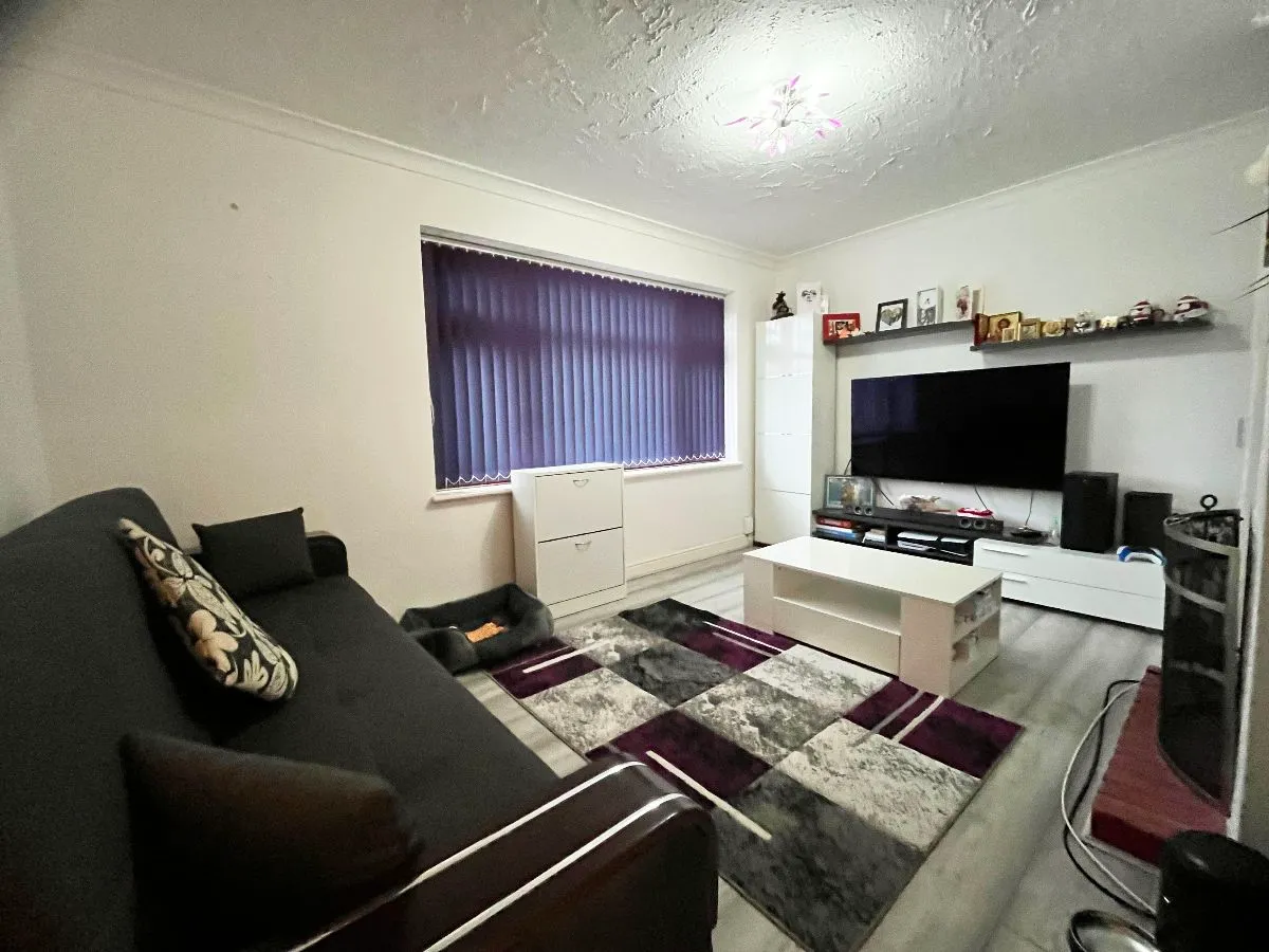 Archway, Harold Hill, Romford, photo 2