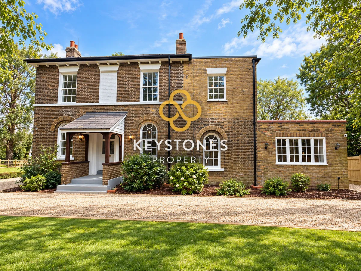 3 bed house to rent, Billet Road, Romford, RM6