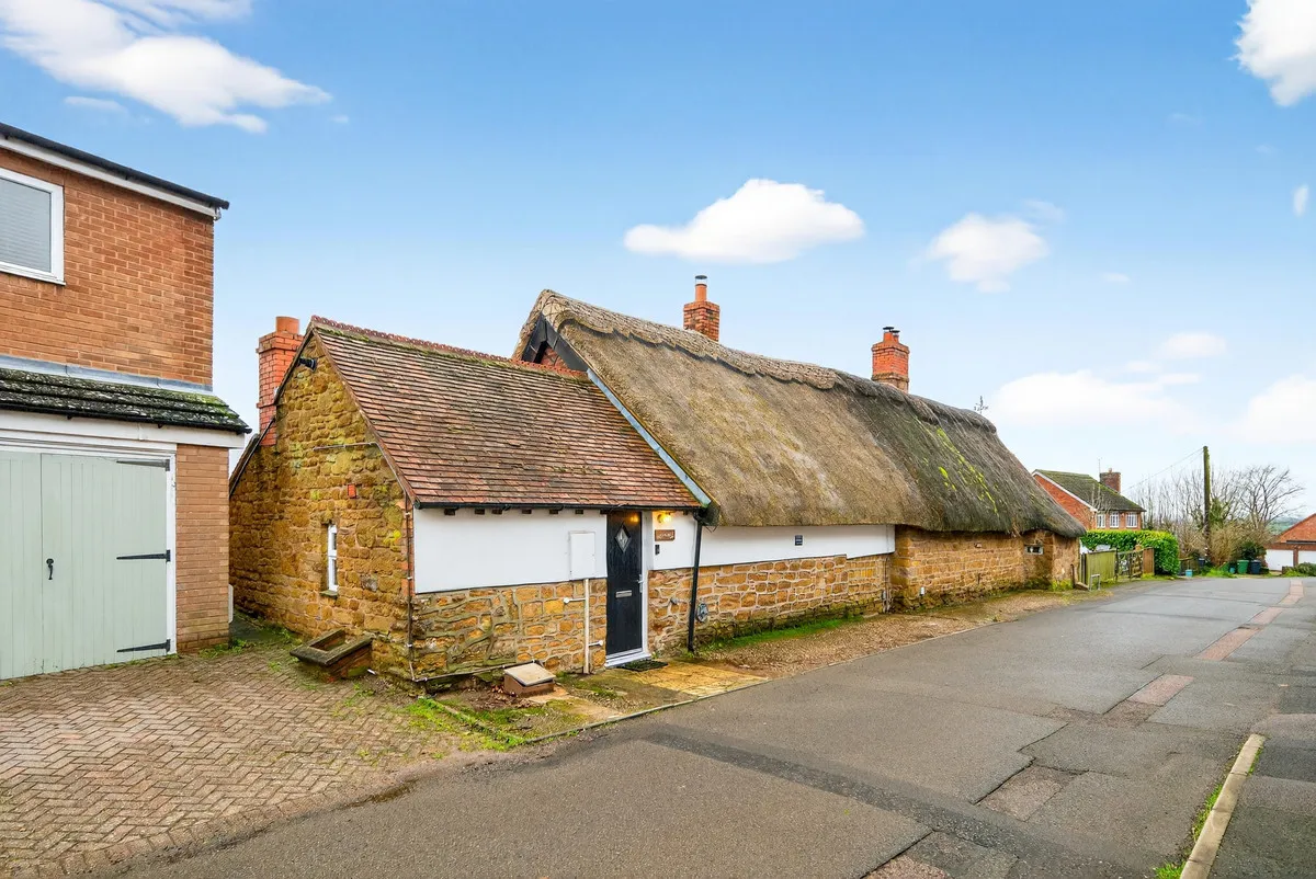 3 bed house for sale, School Hill Napton Southam, CV47