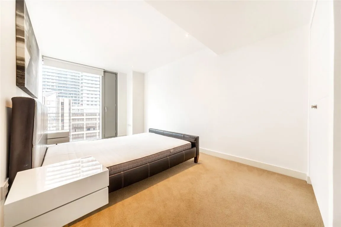 Landmark East Tower, London, photo 8