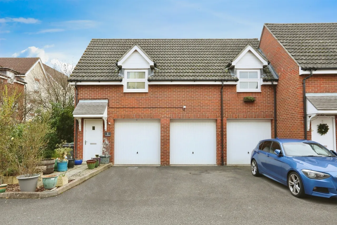 2 bed house for sale — Hansen Gardens, Hedge End, Southampton