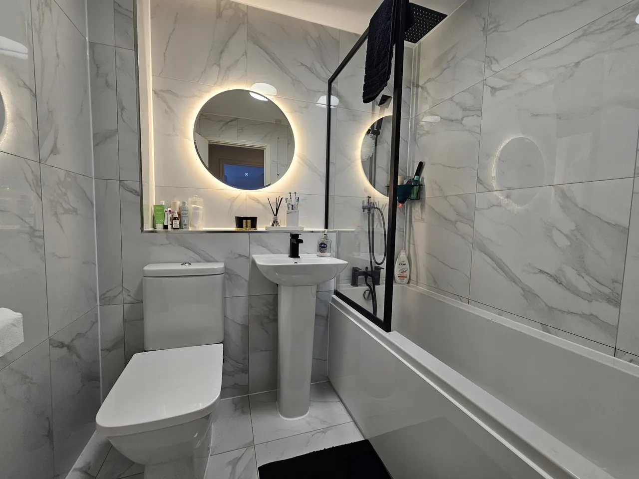 Dauphin Court, LU2, photo 7