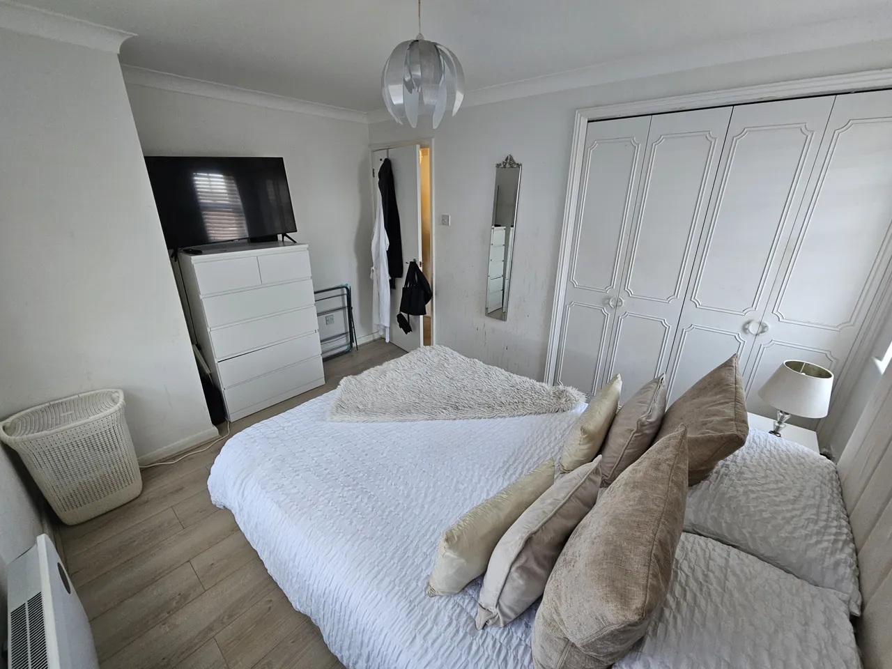 Dauphin Court, LU2, photo 6