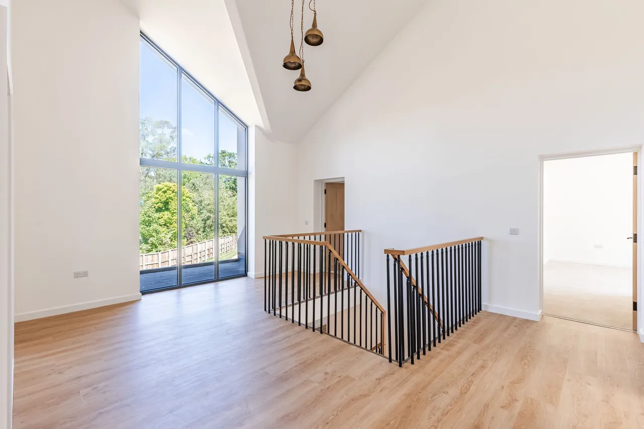 Impressive Five Bedroom Detached New, photo 11