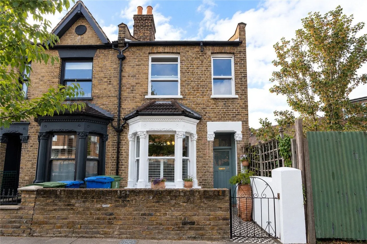 3 bed house for sale, Reynolds Road, Nunhead, SE15