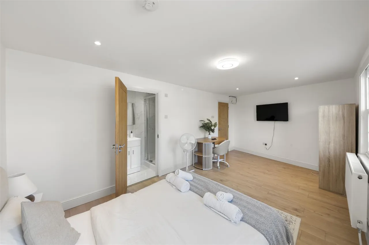 Grove Road, Uxbridge, photo 15