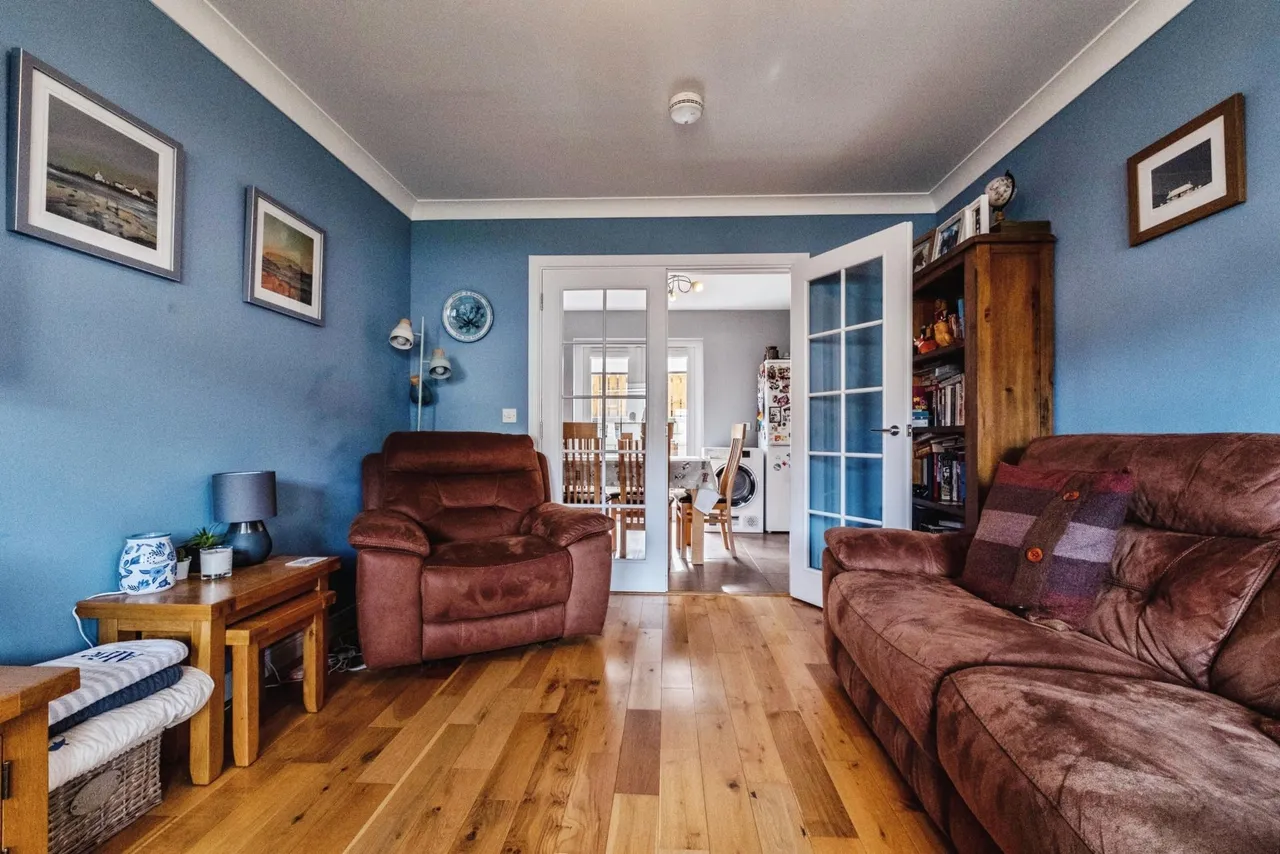 Bronze Heuk, Inverness, IV1, photo 5