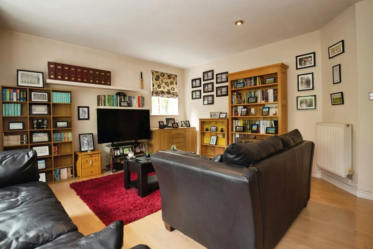 Corvette Court, Cardiff, CF10, photo 5
