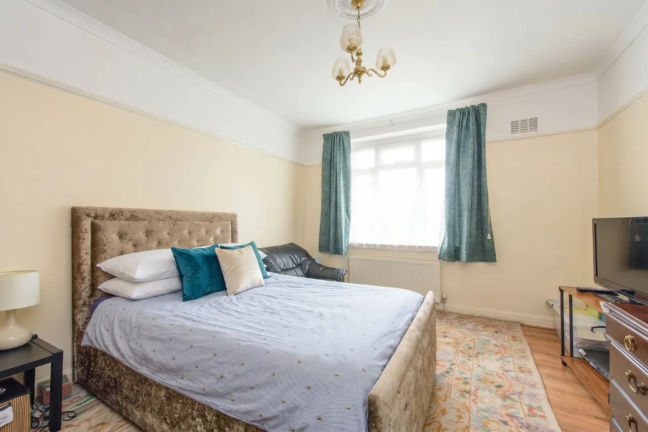 2 bed flat for sale — 1 Page Court, Page Street, London