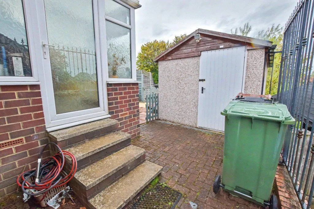 Armley Grange Avenue, Leeds, LS12, photo 19