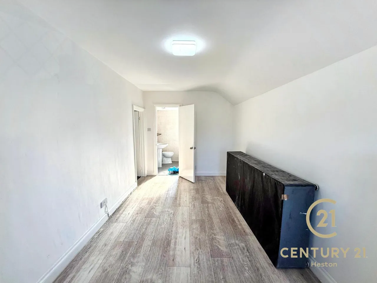 Orchard Avenue, Hounslow, TW5, photo 13