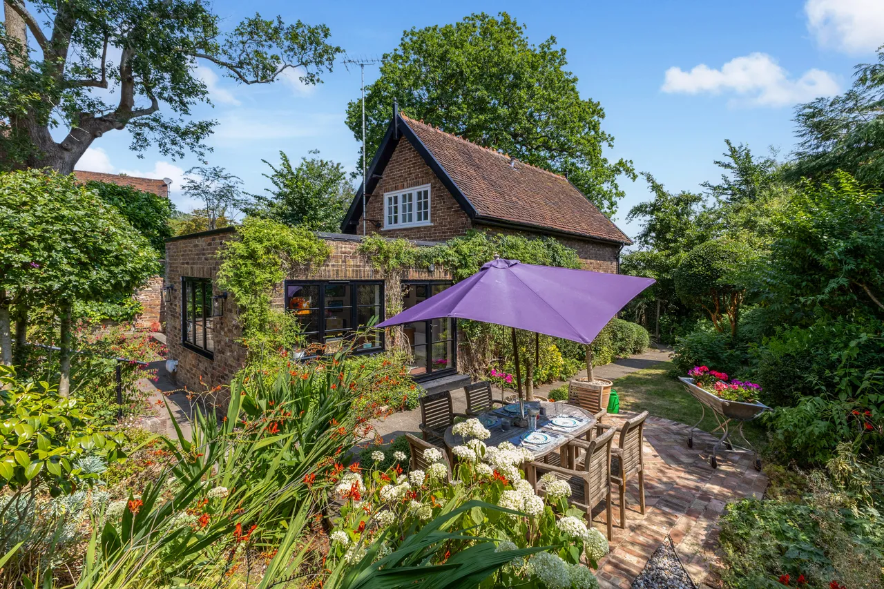 3 bed house for sale — Clamp Hill, Stanmore, HA7