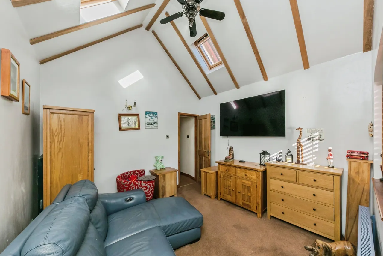 Hanbury Close, Crewe, CW2, photo 3