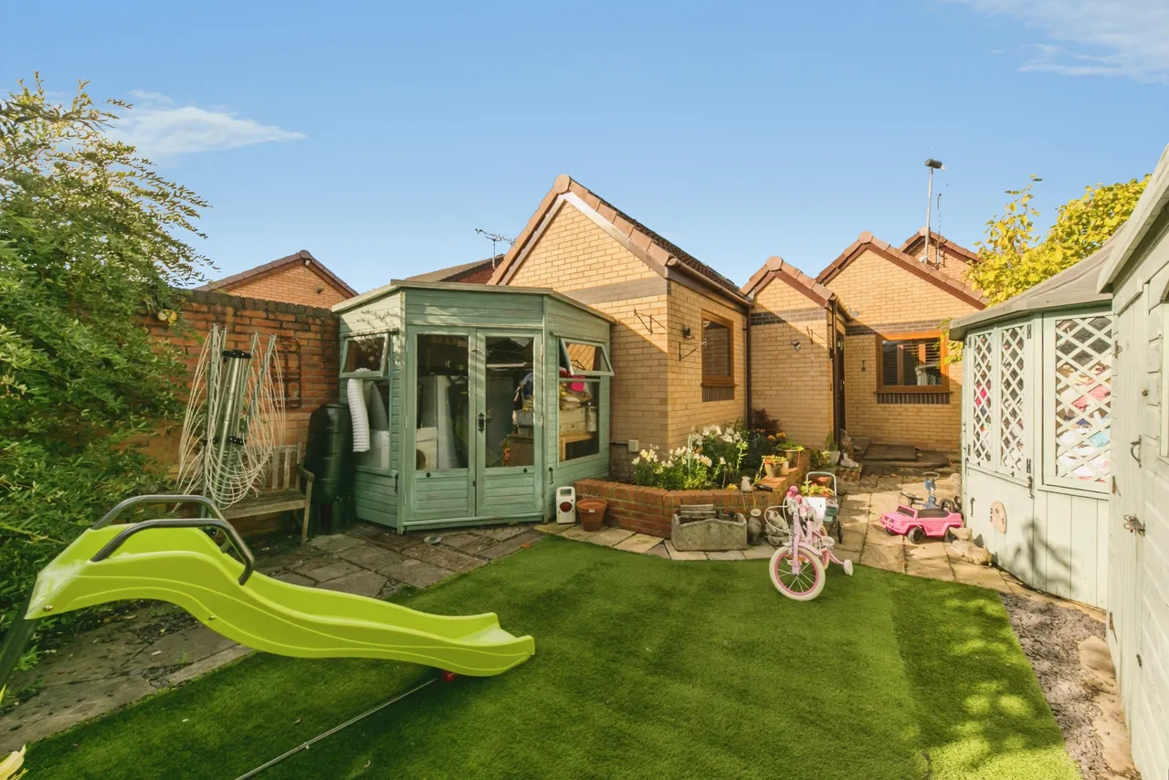 Hanbury Close, Crewe, CW2, photo 4