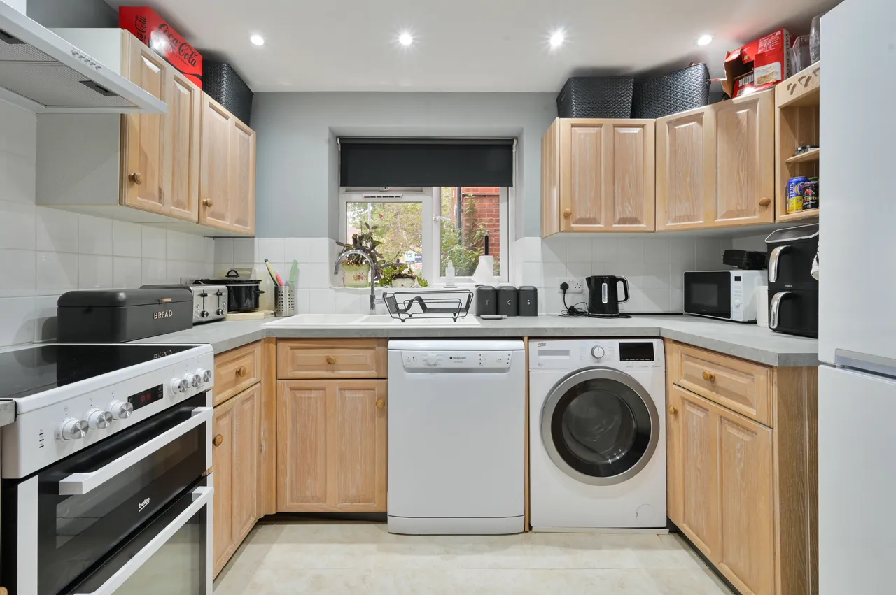 Surbiton, KT5, photo 5