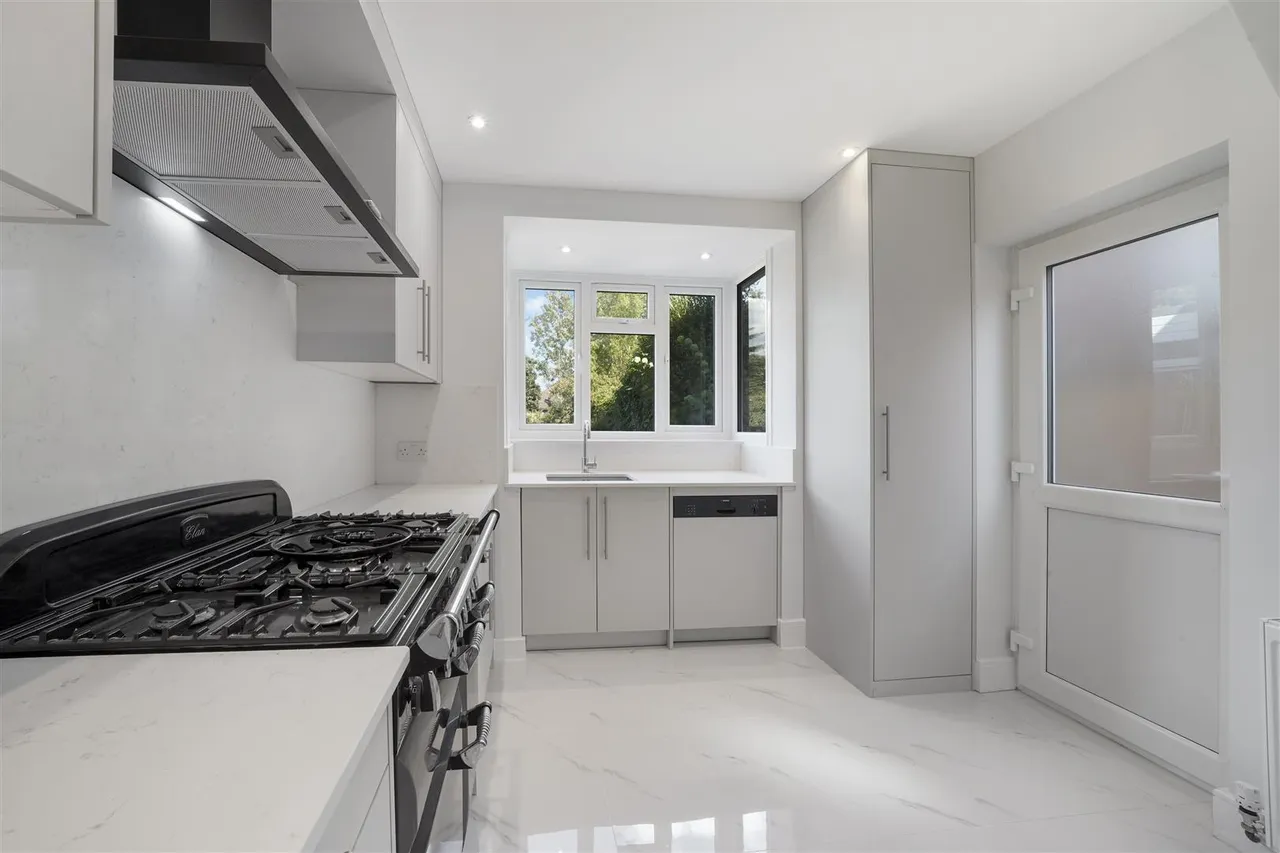 Littleton Road, Harrow, HA1, photo 2
