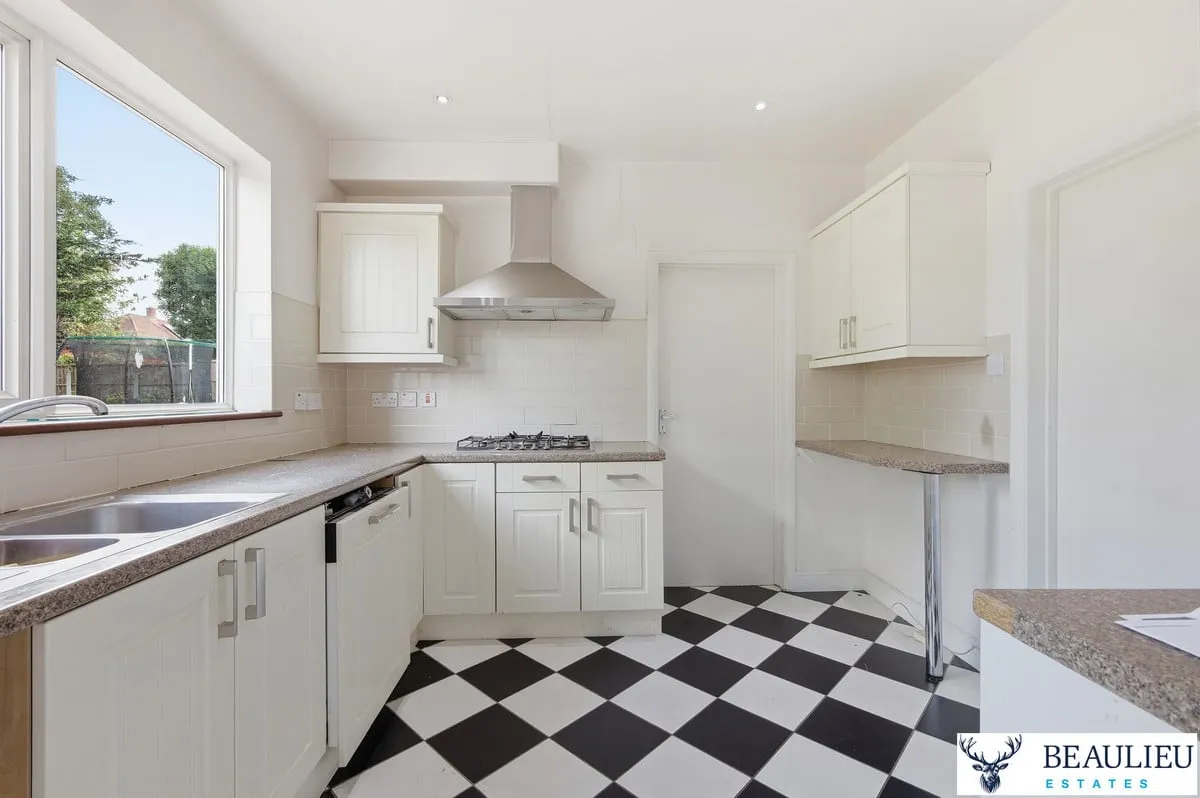 Chigwell Park Drive, Chigwell, IG7 5BD, photo 4