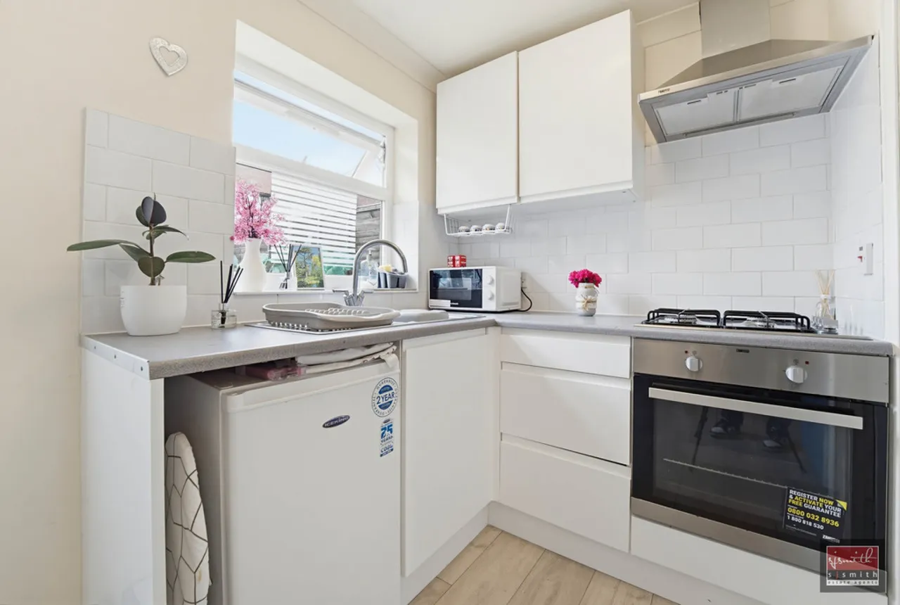 Warwick Road, Ashford, photo 5