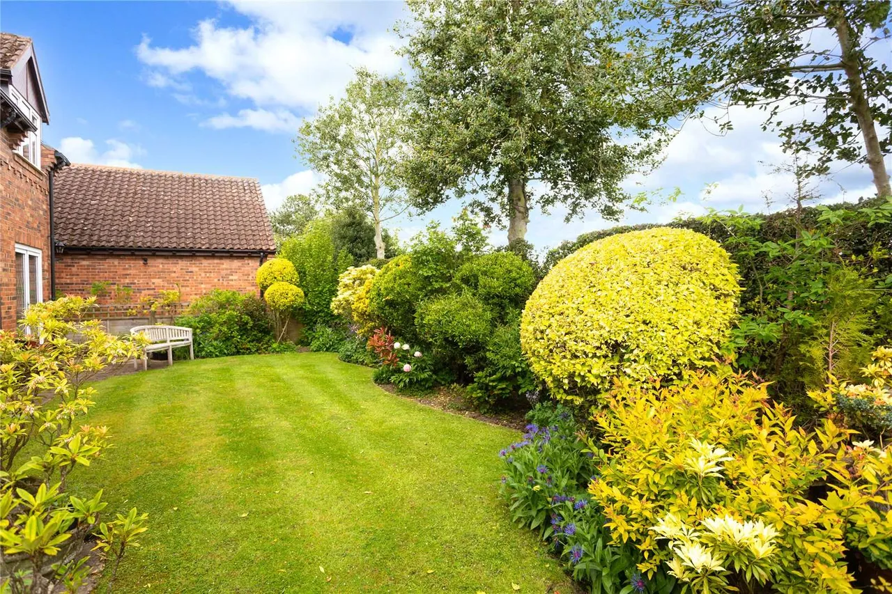 Yew Tree Close, Acaster Malbis, York, North Yorkshire, YO23 2YZ, photo 9