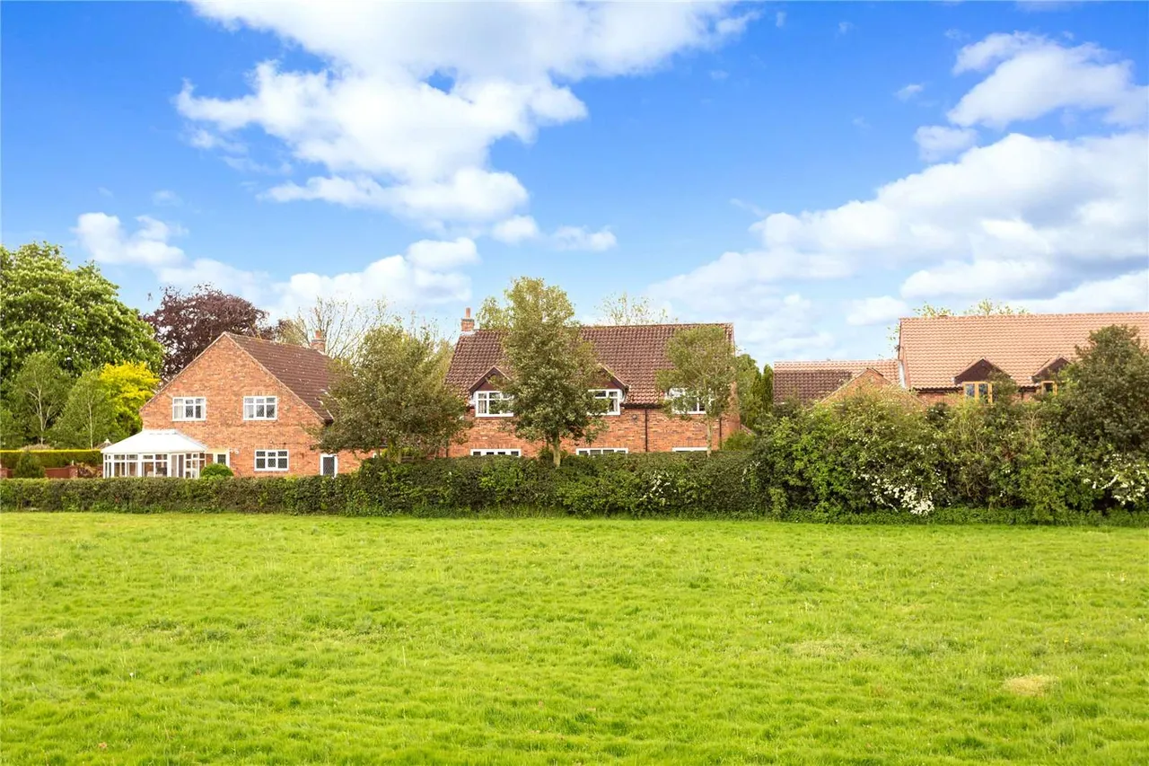 Yew Tree Close, Acaster Malbis, York, North Yorkshire, YO23 2YZ, photo 6