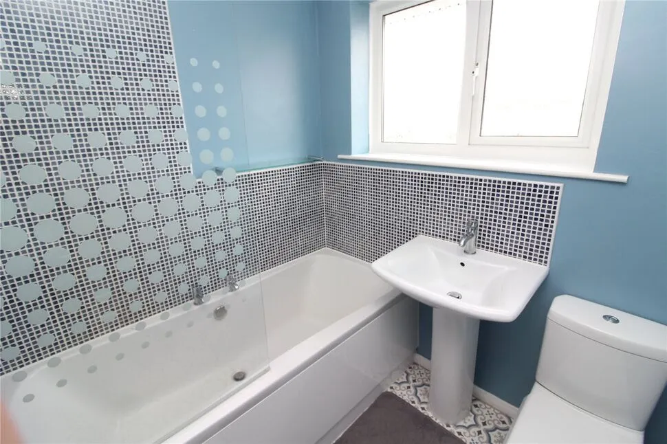 Barton Court, Leeds, West Yorkshire, LS15, photo 6
