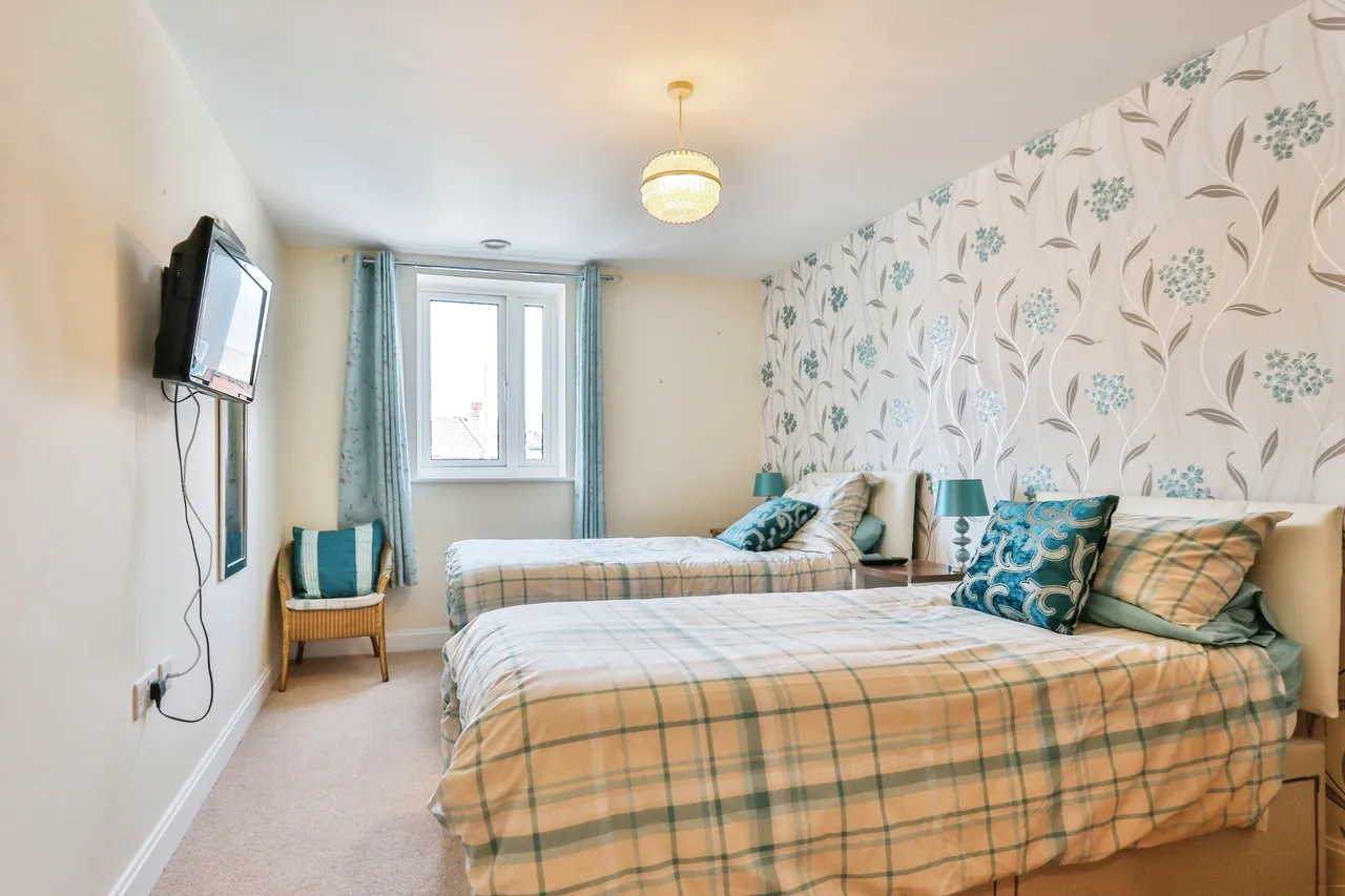 Macaulay Road, Broadstone, BH18, photo 8