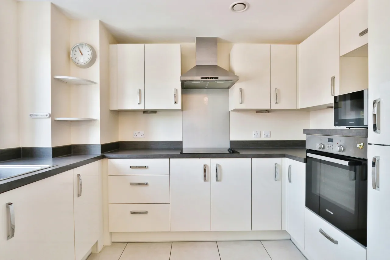 Macaulay Road, Broadstone, BH18, photo 2