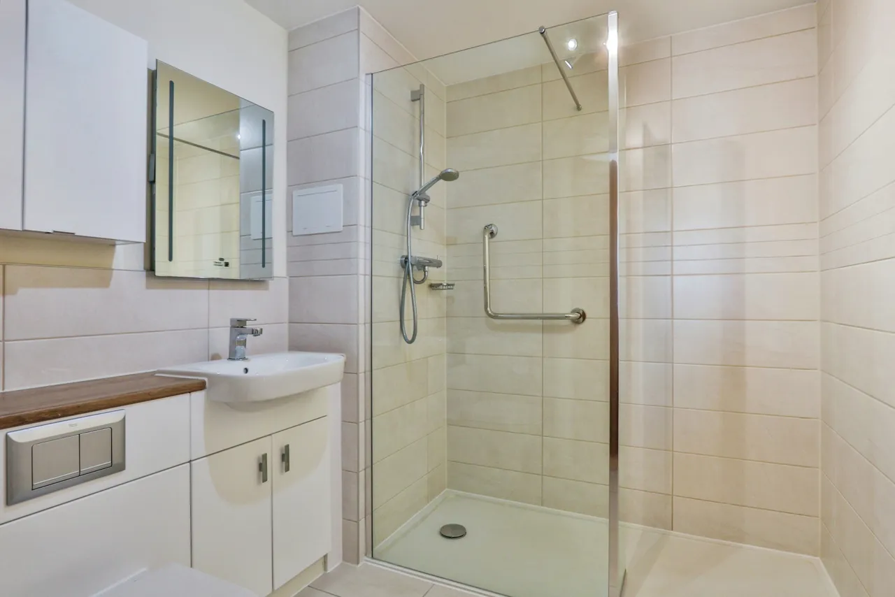 Macaulay Road, Broadstone, BH18, photo 7