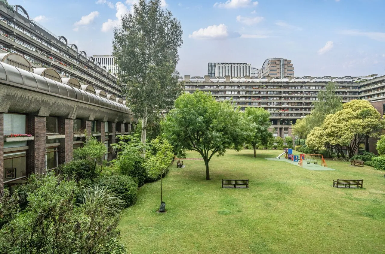 1 bed flat for sale, Speed House Barbican, EC2